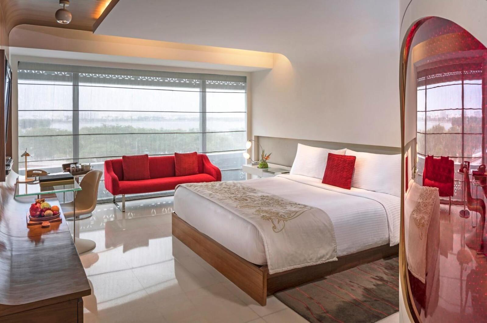 The Bellwood Suites Near Igi Airport ニューデリー エクステリア 写真
