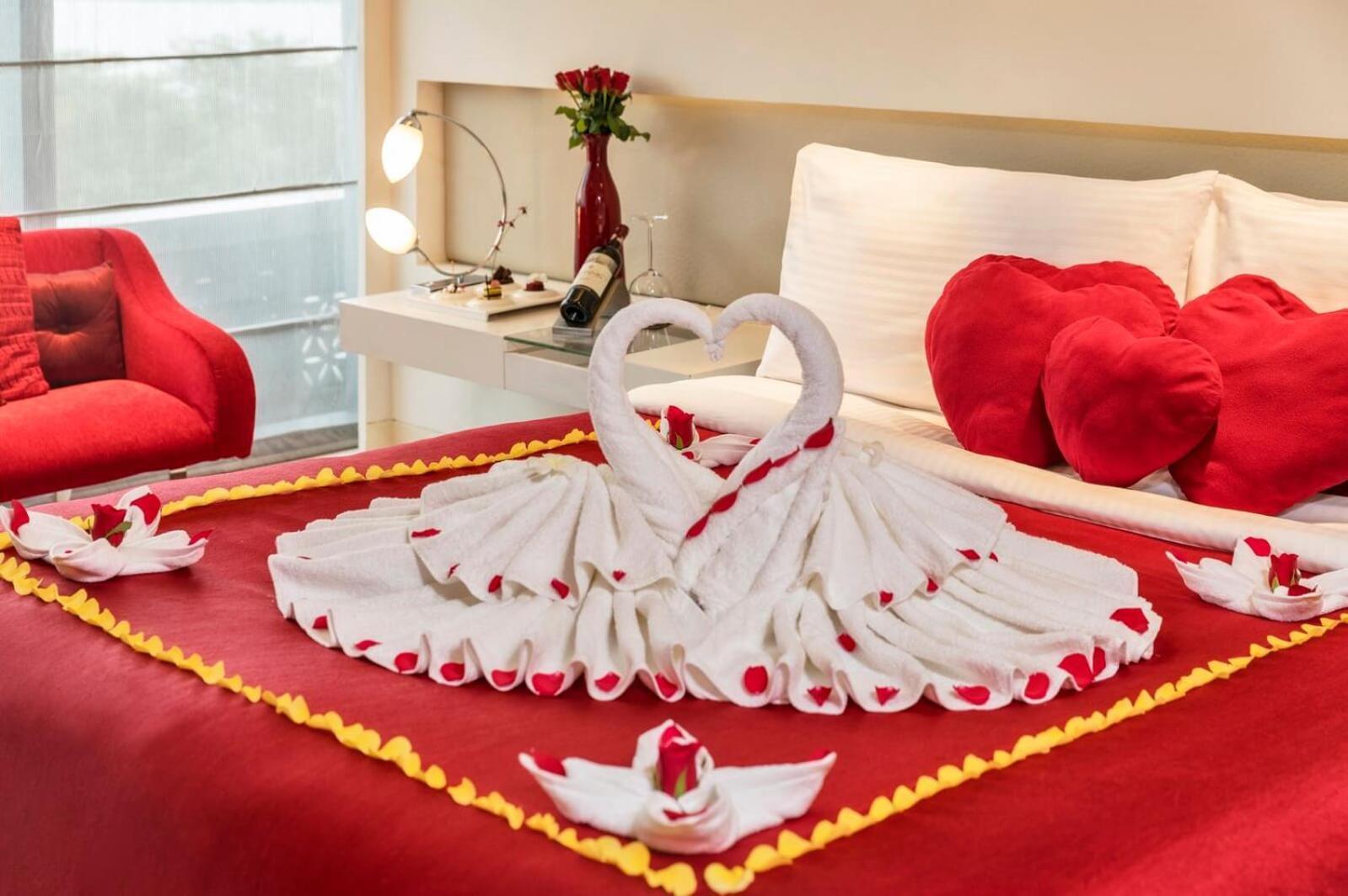 The Bellwood Suites Near Igi Airport ニューデリー エクステリア 写真